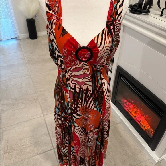 Tribal Resort Red and Black Sweetheart Sundress - Picture 3 of 6